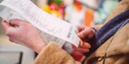 Los combustibles acumulan un alza anual del 34% mientras verduras y frutas también suben