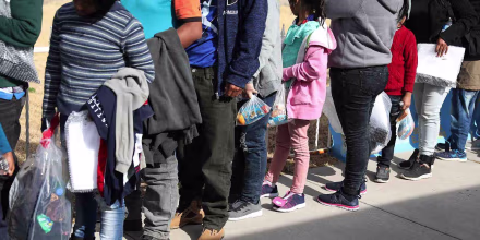 Reportan que ICE retiene a niños en hoteles, donde sus familiares no los pueden encontrar