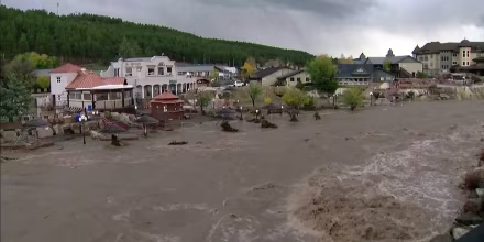 El río San Juan, en Colorado, se desborda y causa inundaciones
