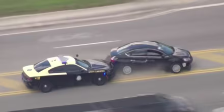 Vea la persecución que protagonizó el sospechoso de robar un auto en Miami