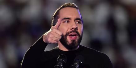 Bukele evalúa liberar al 50% de presos acusados de colaborar con pandillas