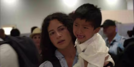 El llanto de un niño estremece al ser separado de sus hermanos en Florida y ser enviado a Guatemala