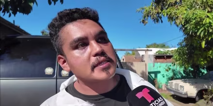 Investigan a dos policías de California tras la golpiza a un latino frente a su casa