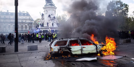En video: París arde por el alto costo de vida y las medidas de presupuesto