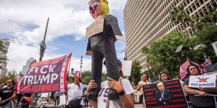 Las protestas ‘No Kings’ toman tinte electoral y buscan que la gente vote temprano