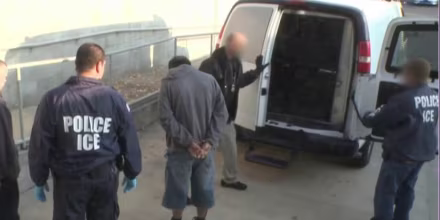 Un periodista explica cómo la presencia de ICE afecta a las comunidades en Kansas
