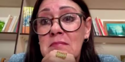 Una inmigrante venezolana se autodeporta por temor a ICE: "Debemos ser fuertes"
