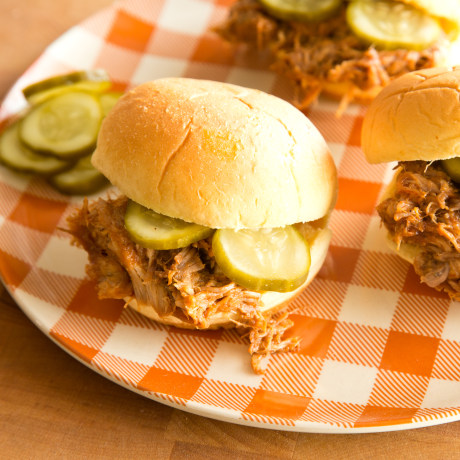 How to make slow-cooker pulled pork for a party