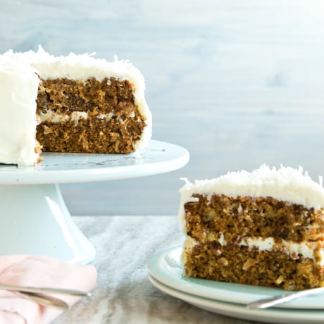 How to make carrot cake with cream cheese frosting
