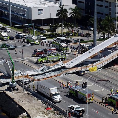 Image: Florida walkway collapse