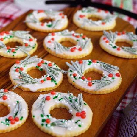 Martha Stewart's Meyer-Lemon Shortbread Wreath Cookies + Chai Snowballs + String-Light Christmas-Tree Cookies