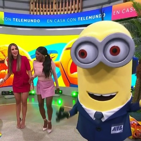 Kevin el Minion en En Casa con Telemundo.