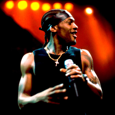 D'Angelo performs in Chicago in 2000.