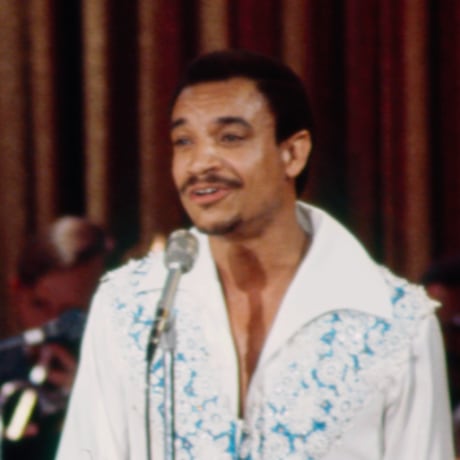 Marilyn McCoo, Billy Davis, Jr, and Lamonte McLemore of the 5th Dimension