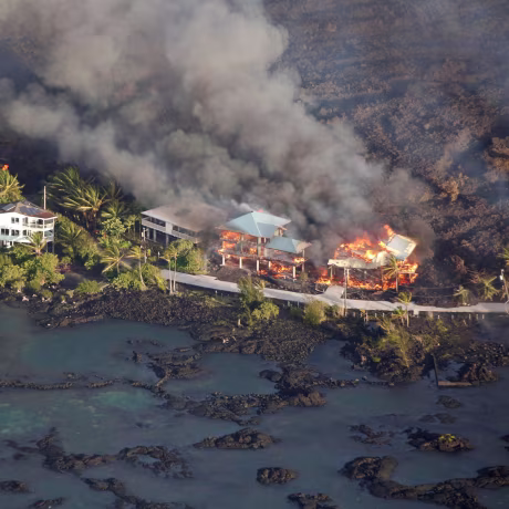 Image: Lava destroys homes in the Kapoho area, east of Pahoa