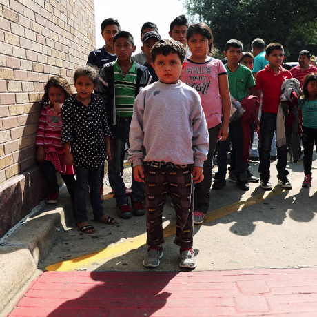 Image: Migrant families