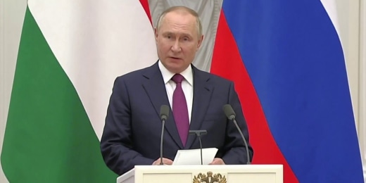 Putin stations thousands of Russian troops in Belarus as