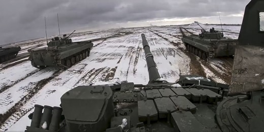 Intelligence official: Russia could have enough troops to invade Ukraine in 2-3 weeks 1