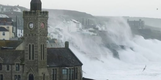 Millions across U.K. told to stay home as Storm Eunice brings severe winds 6