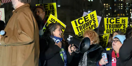 Eyewitness describes ICE shooting that killed woman in Minneapolis插图2 Eyewitness describes ICE shooting that killed woman in Minneapolis插图2