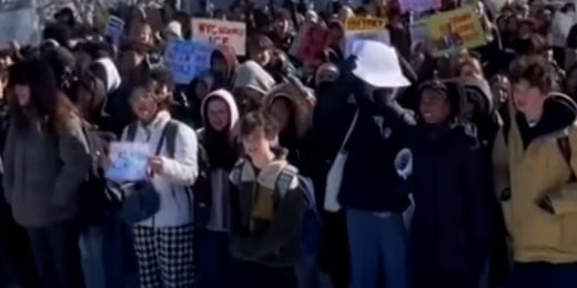 Thousands across the U.S. protest ICE插图1 Thousands across the U.S. protest ICE插图1