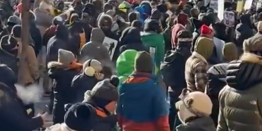 Thousands protest ICE in Minnesota插图1 Thousands protest ICE in Minnesota插图1
