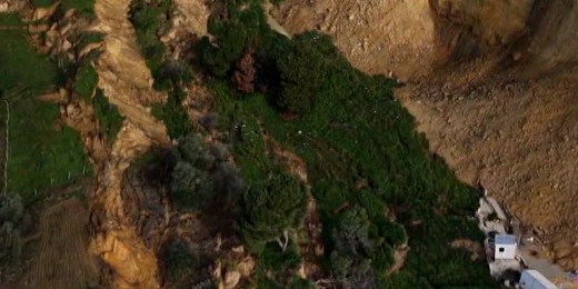 Sydney Sweeney faces backlash over bra stunt 2 f vert brk lon landslide 260127.Still002