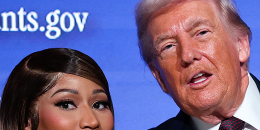 Fire rips through ski resort in French Alps插图2 Fire rips through ski resort in French Alps插图2