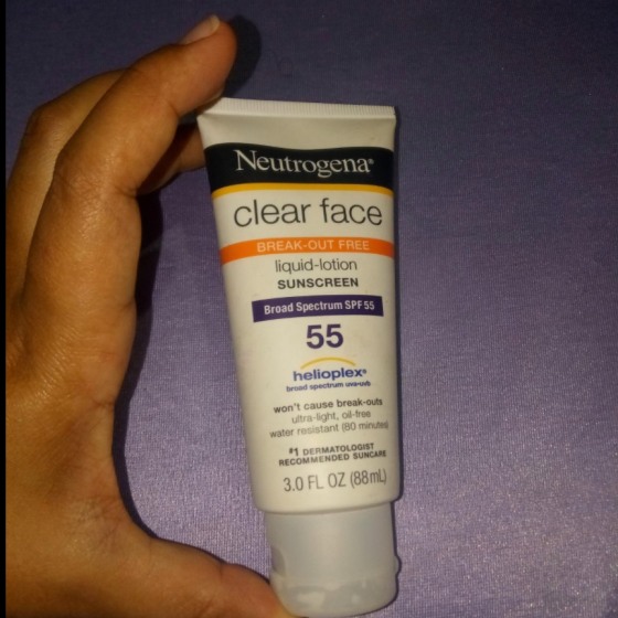 Neutrogena Clear Face Sunscreen for Acne-Prone Skin