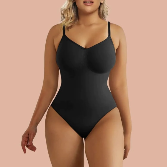 This Amazon shapewear bodysuit holds smooths and lifts my chest