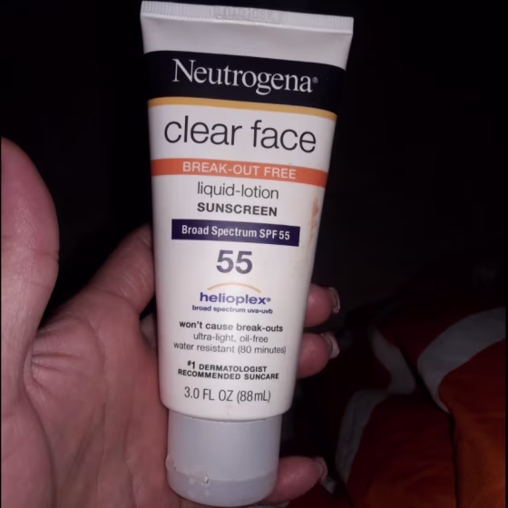 Neutrogena Clear Face Sunscreen for Acne-Prone Skin