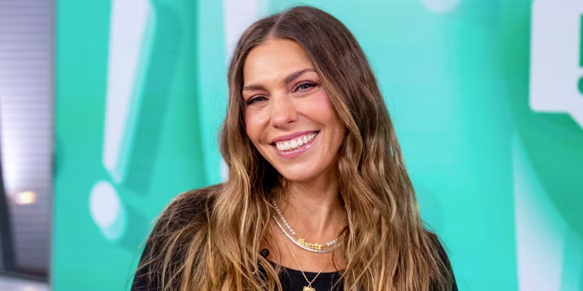 Take the Headache out of Holiday Travel With a 3-in-1 Pillow, Casserole Carrier and More, From $10