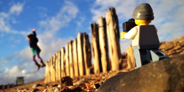 Little Lego man travels the world with his camera in hand