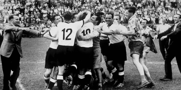 Throwback World Cup: Hustle and heart set these historic photos apart