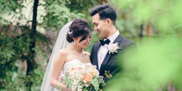 California couple brought together by soccer say 'I do' in this woodsy Real Wedding 