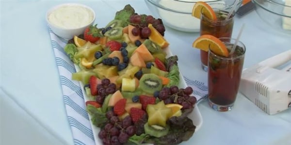 Fruit with French cream sauce