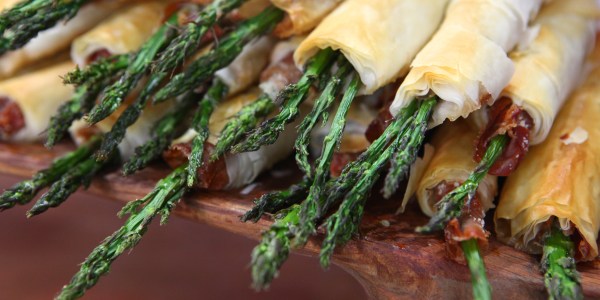 Phyllo & Prosciutto Asparagus Cigars