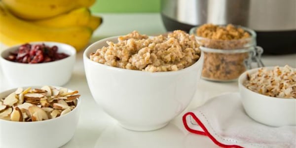 Overnight Oatmeal: Make-Ahead Slow-Cooker Maple Oatmeal