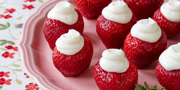 Cheesecake-Stuffed Strawberries