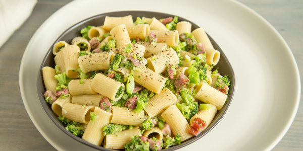 One-Pot Pasta with Broccoli, Ham and Parmesan