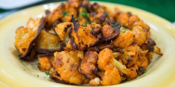 Buffalo Cauliflower Bites with Blue Cheese Dip