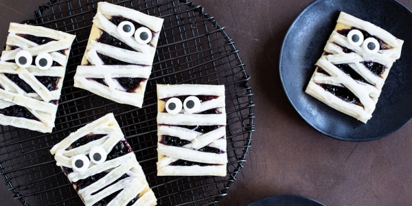 Halloween Boo-Berry Mummy Pies