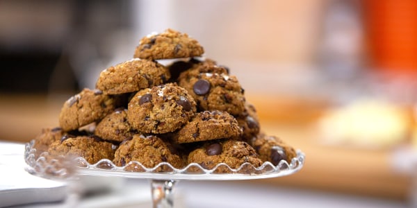 Vegan Gluten-Free Chocolate Chip Crunch Cookies