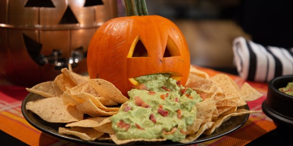 Spooky Avocado Dip With Tortilla Chips 