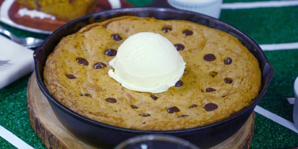 Skillet Chocolate Chip Cookie