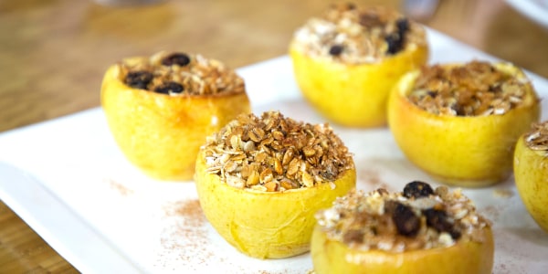  Muesli-Stuffed Baked Apples