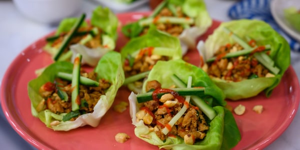 Siri Daly's Chicken Lettuce Wraps