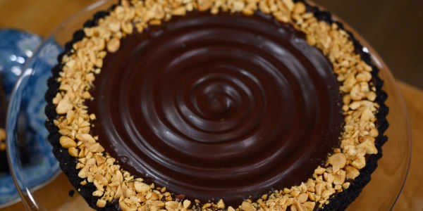Peanut Butter Cup Tart with Chocolate Cookie Crust