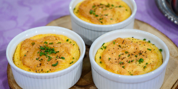 Siri's Baked Cheese Grits Cups