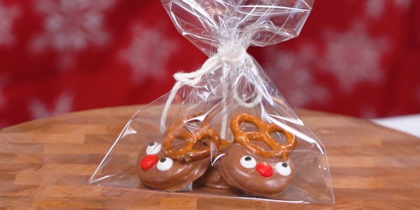 Chocolate Reindeer Crackers